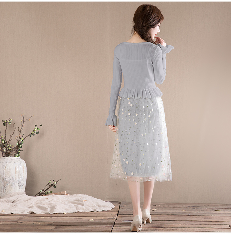 烟花烫秋季新款女装弹力针织网纱绣花连衣裙 女装 图5